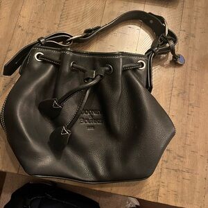 Vintage Dooney& Bourke black pebbled leather bucket drawstring bag
